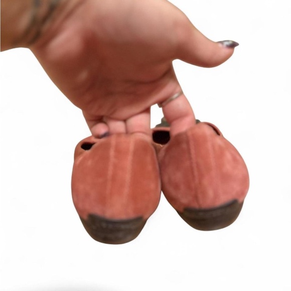 Coach Lydia Pink Suede Loafers with Bow and faux diamond accents - Picture 4 of 12